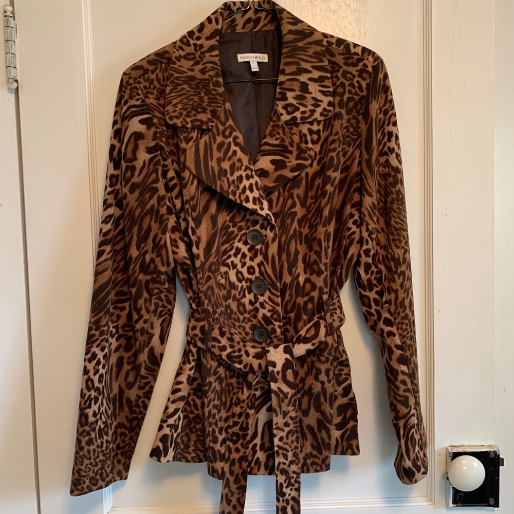 Fashion bug size L animal print jacket.